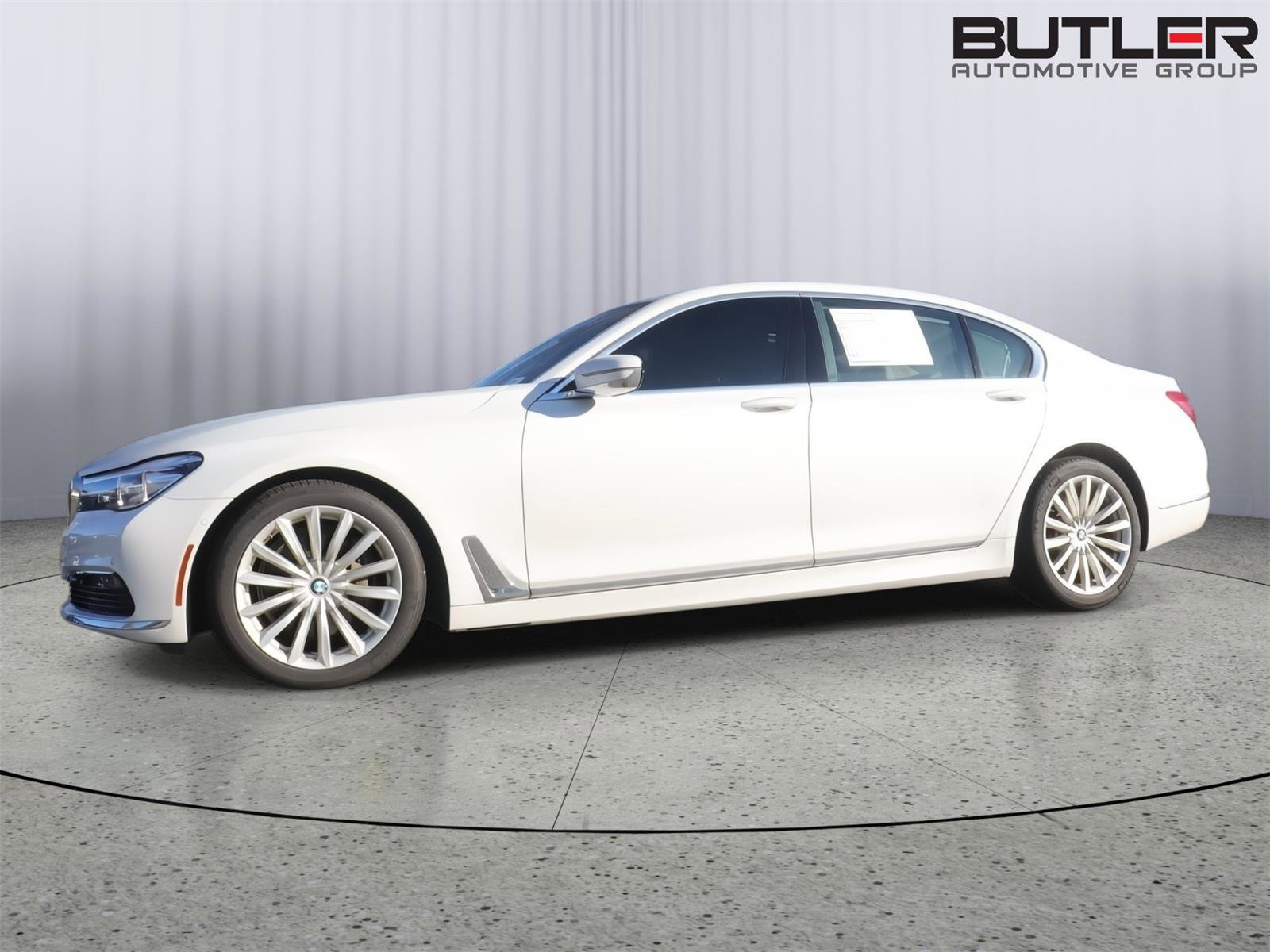 Used 2018 BMW 740i image 8