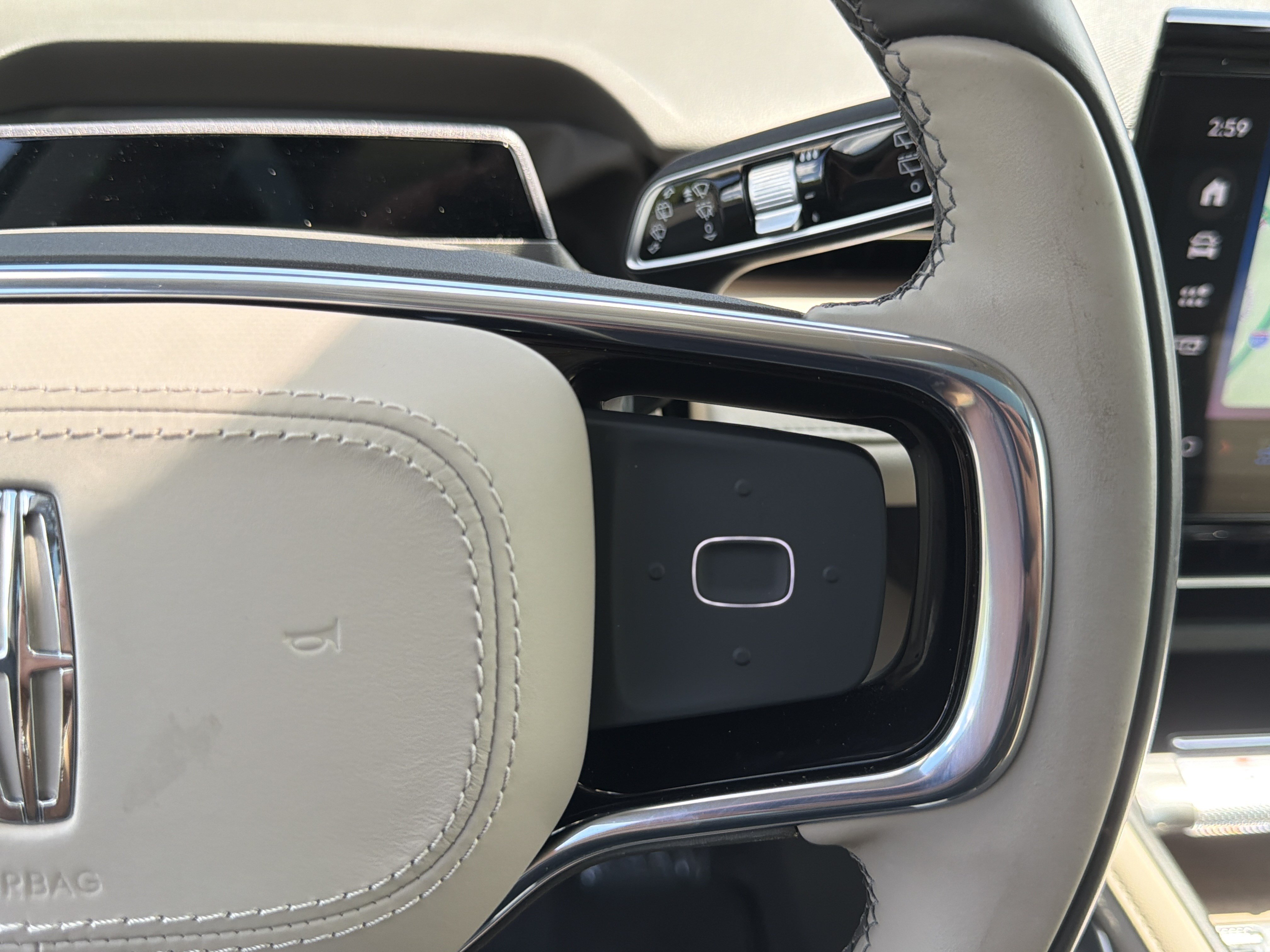 Used 2025 Lincoln Nautilus Reserve AWD/4WD image 34