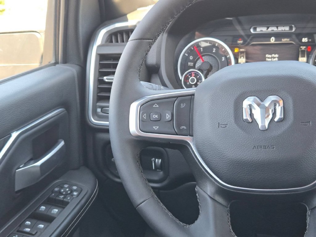 Used 2025 RAM 2500 Laramie AWD/4WD image 19