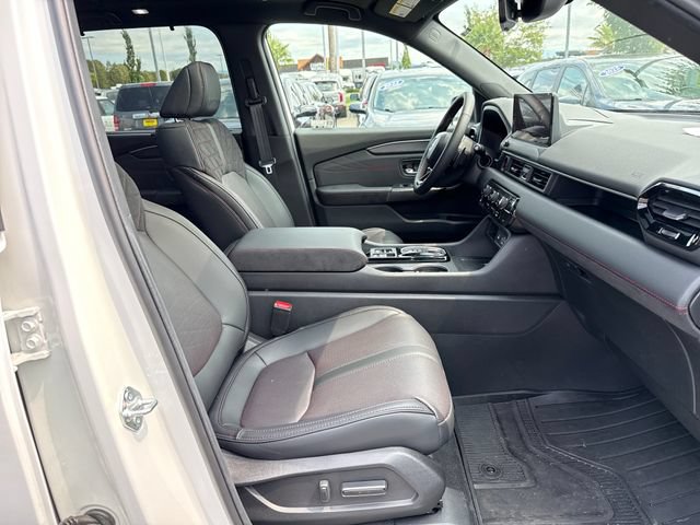 Certified 2026 Honda Pilot Black Edition image 9