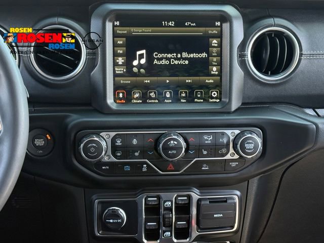 Used 2023 Jeep Wrangler Unlimited Sahara w/ Cold Weather Group AWD/4WD image 9