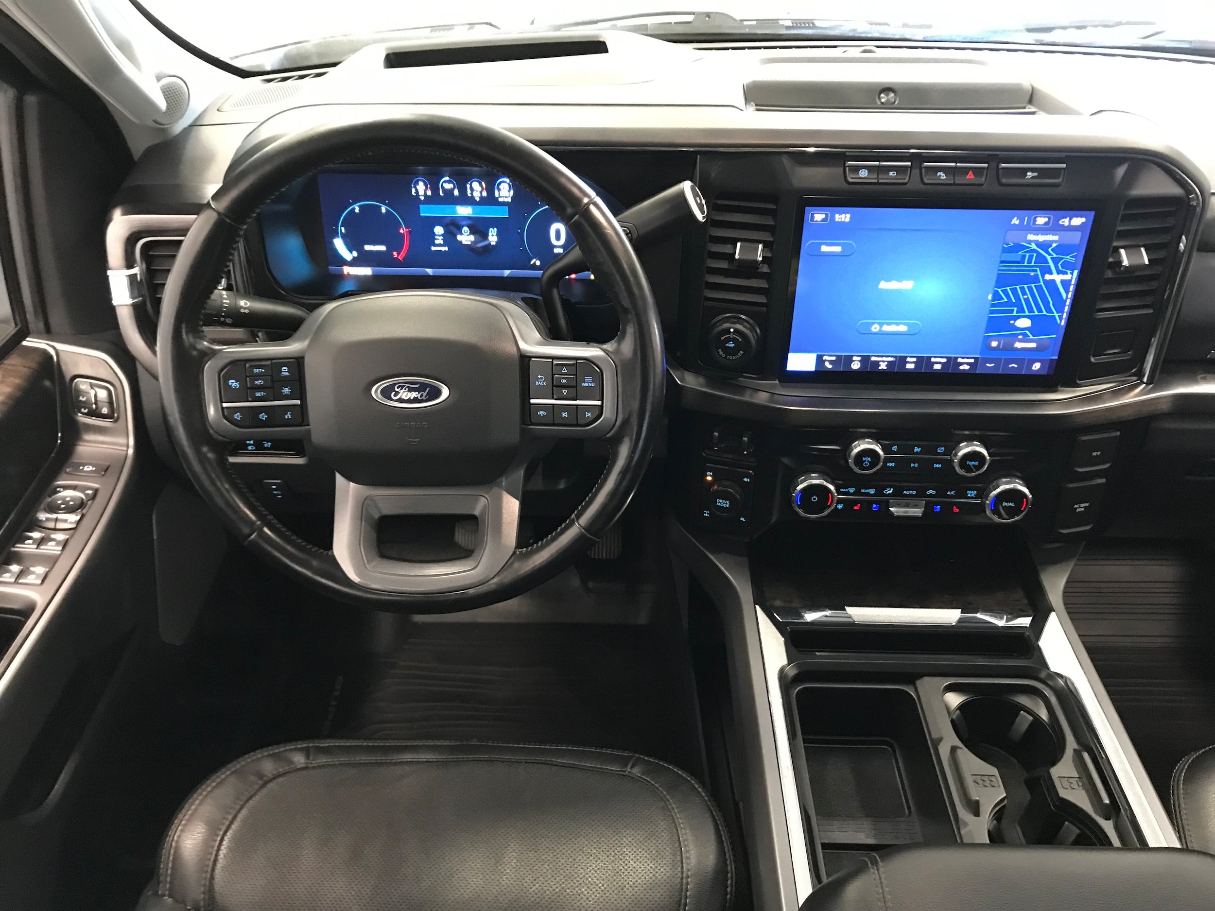 Used 2023 Ford F350 Lariat w/ Lariat Ultimate Package AWD/4WD image 11
