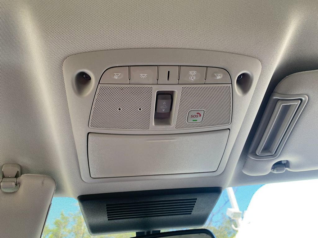Used 2022 Nissan Armada SL w/ Captain's Chairs Package image 24