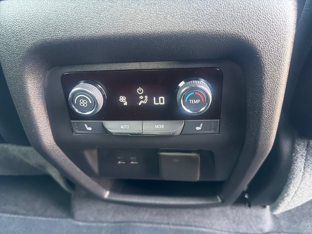 Used 2025 Chevrolet Traverse RS AWD/4WD image 30