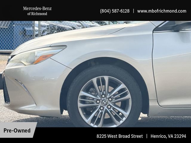 Used 2017 Toyota Camry SE w/ Moonroof Package image 16