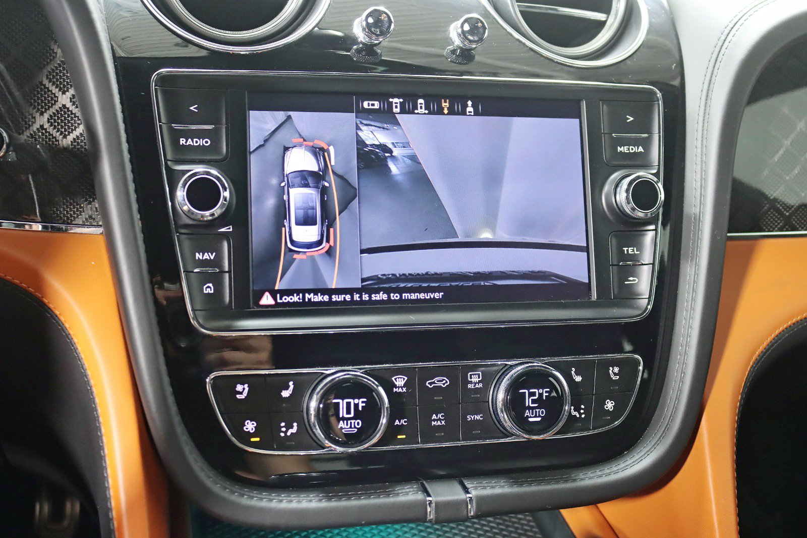 Used 2020 Bentley Bentayga Design Series AWD/4WD image 21