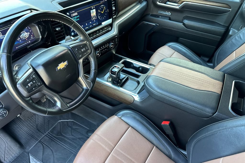Used 2024 Chevrolet Silverado 1500 High Country w/ Technology Package AWD/4WD image 4