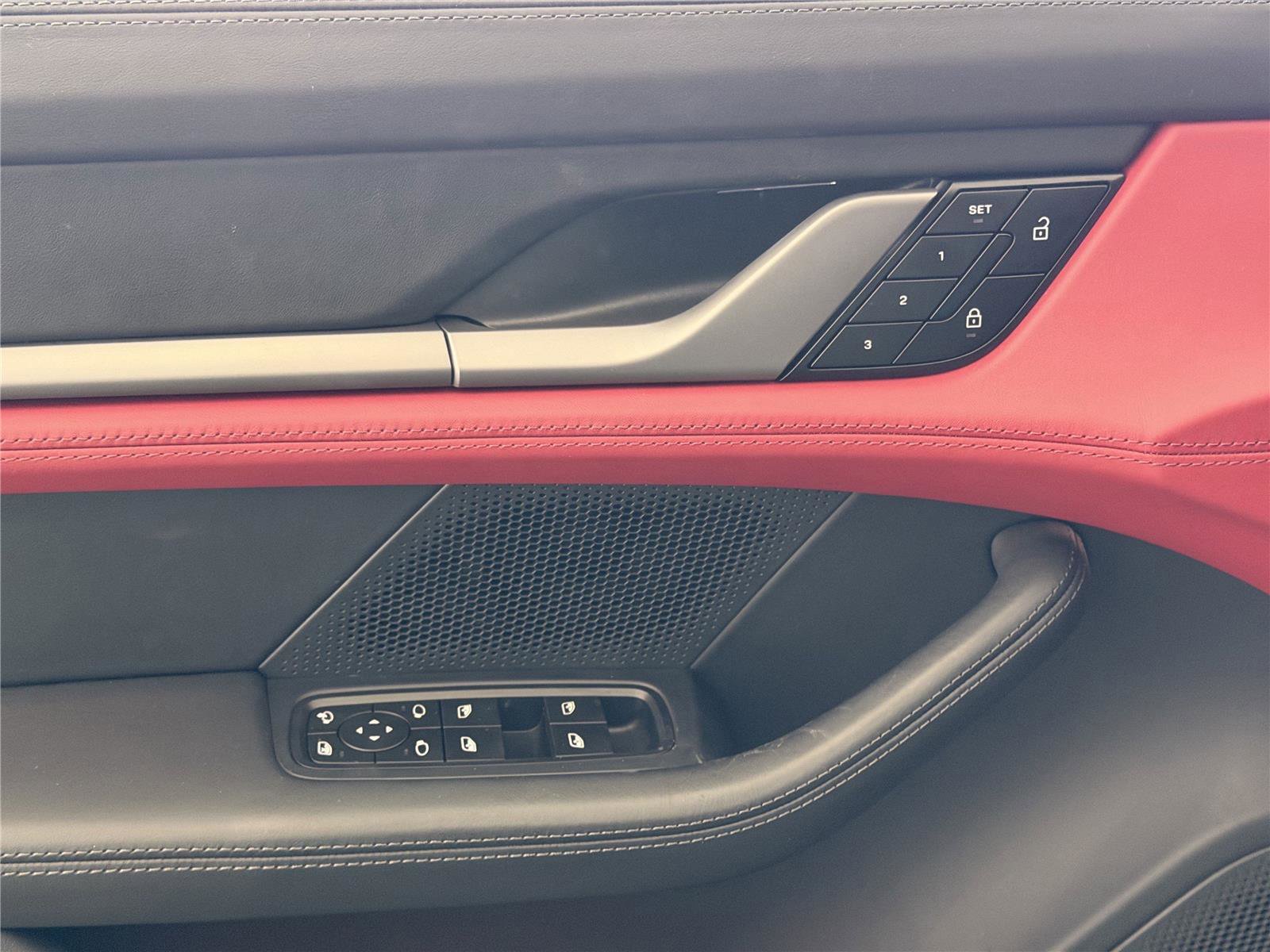 Certified 2025 Porsche Taycan 4S image 13