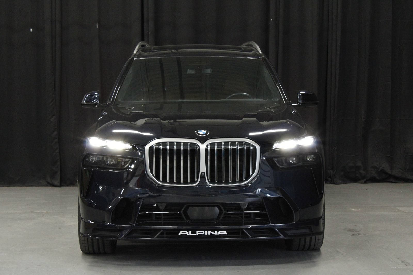 Used 2024 BMW ALPINA XB7 AWD/4WD image 8