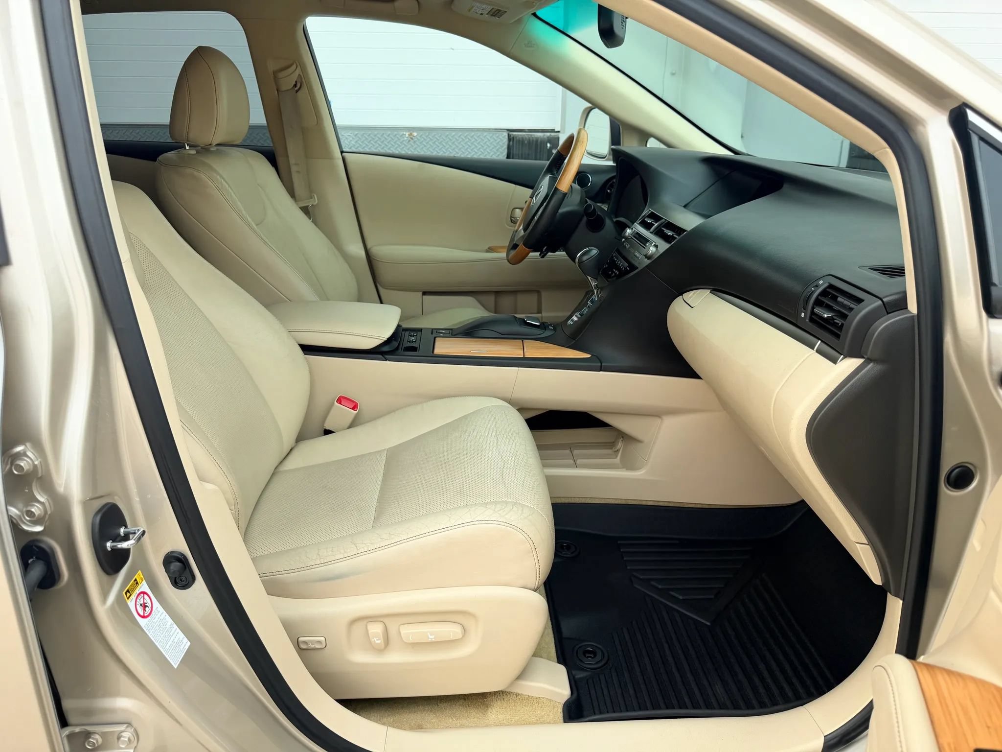 Used 2014 Lexus RX 450h FWD image 15