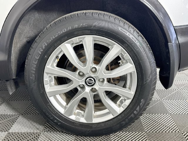 Used 2021 Nissan Rogue Sport SV FWD image 33