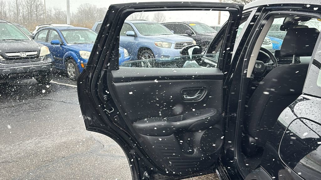 Certified 2023 Honda HR-V LX image 28