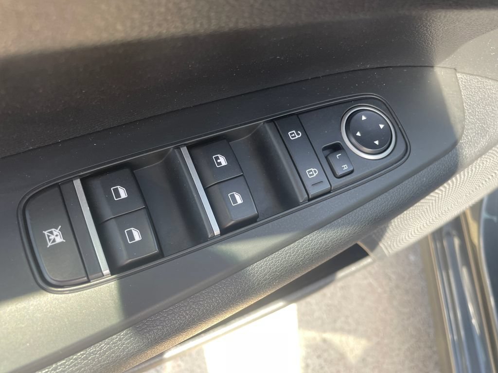 Used 2024 Kia Forte LXS w/ LXS Technology Package FWD image 22