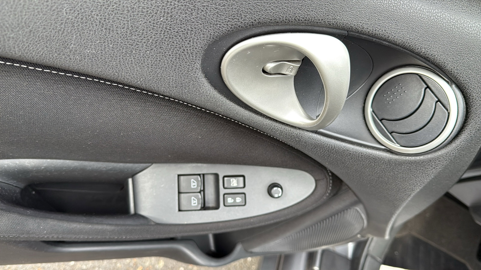 Used 2013 Nissan 370Z Coupe image 7