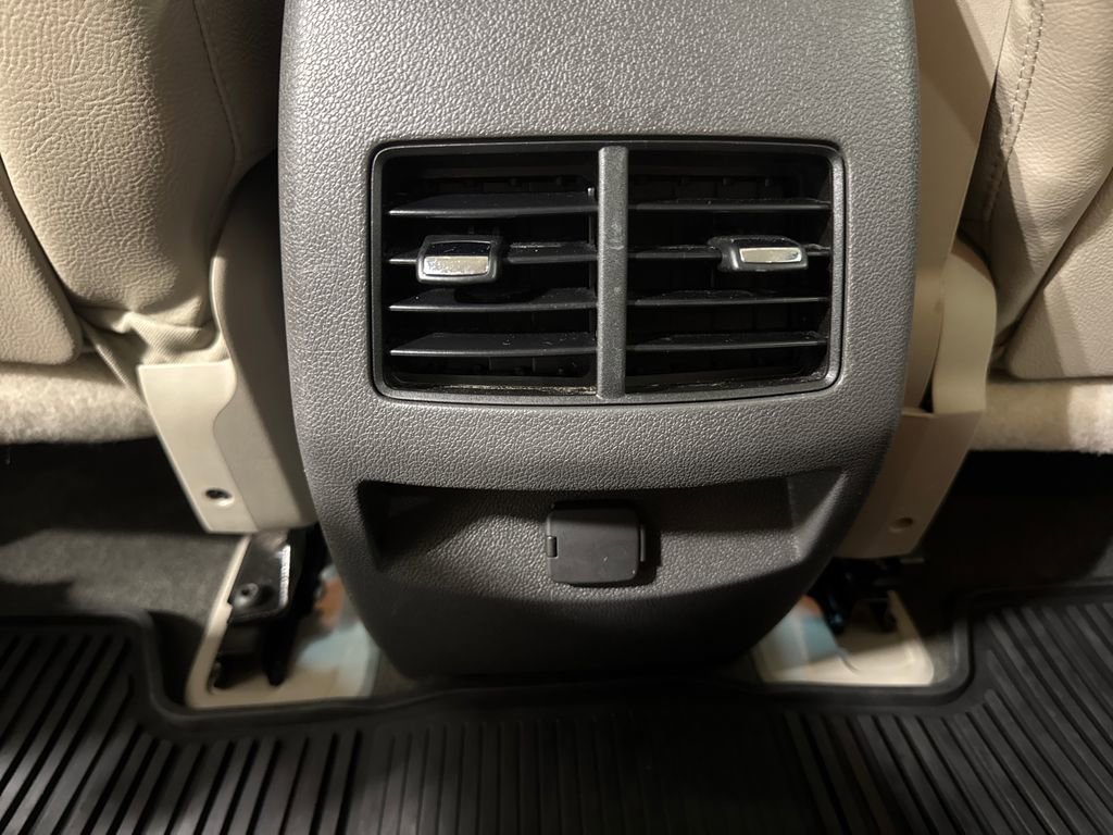 Used 2013 Ford Edge SEL image 23