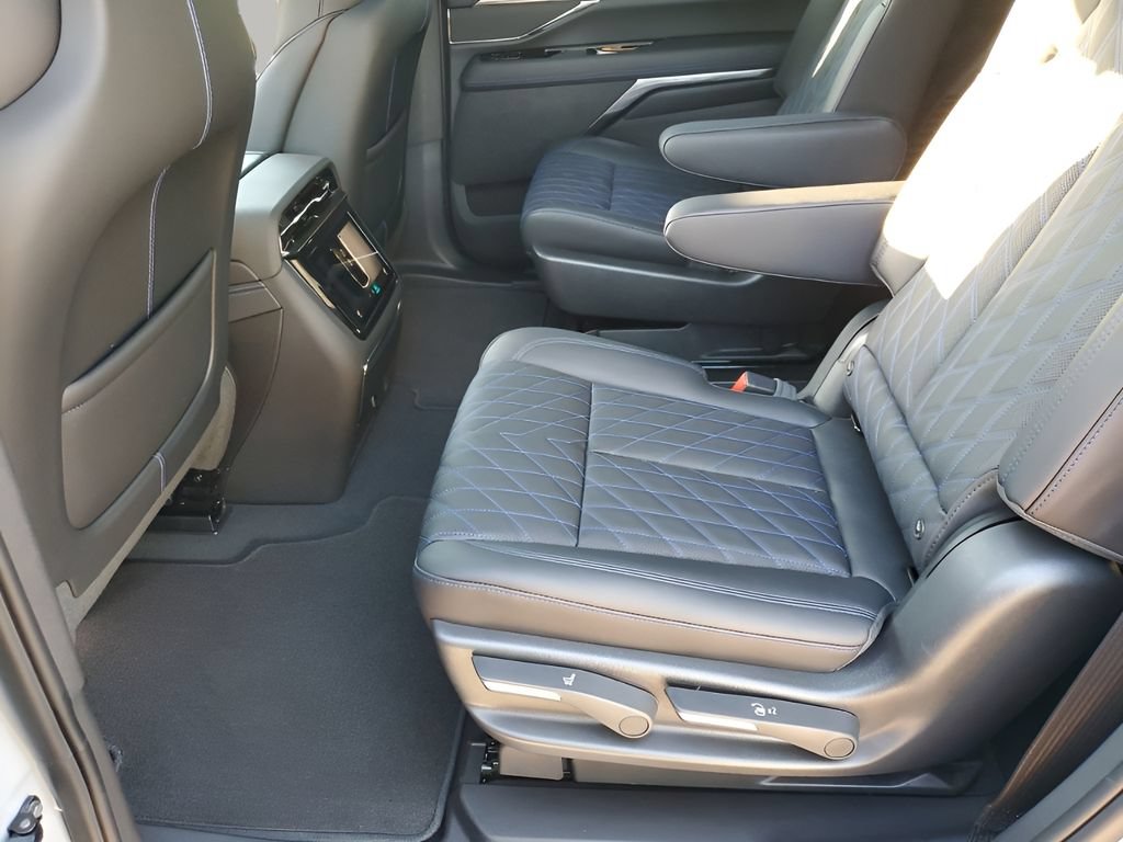 New 2026 Cadillac Escalade IQL Luxury AWD/4WD image 25