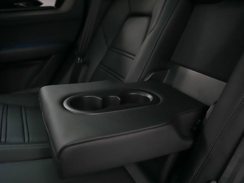 New 2026 Porsche Cayenne GTS AWD/4WD image 19