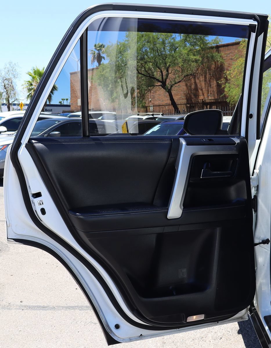 Used 2022 Toyota 4Runner SR5 AWD/4WD image 29