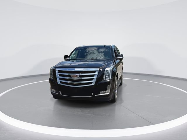 Used 2018 Cadillac Escalade Luxury AWD/4WD image 3