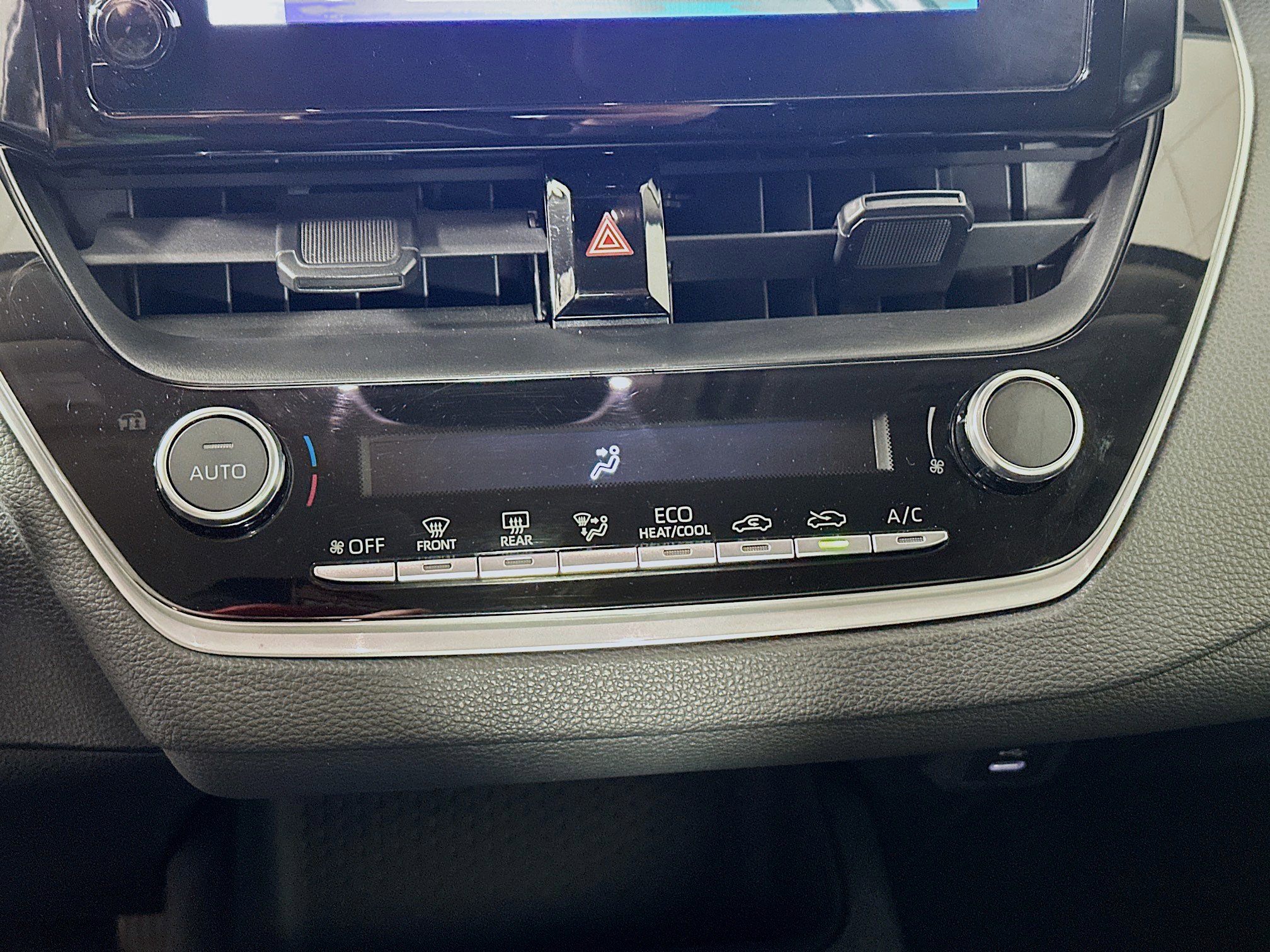 Used 2024 Toyota Corolla LE FWD image 22