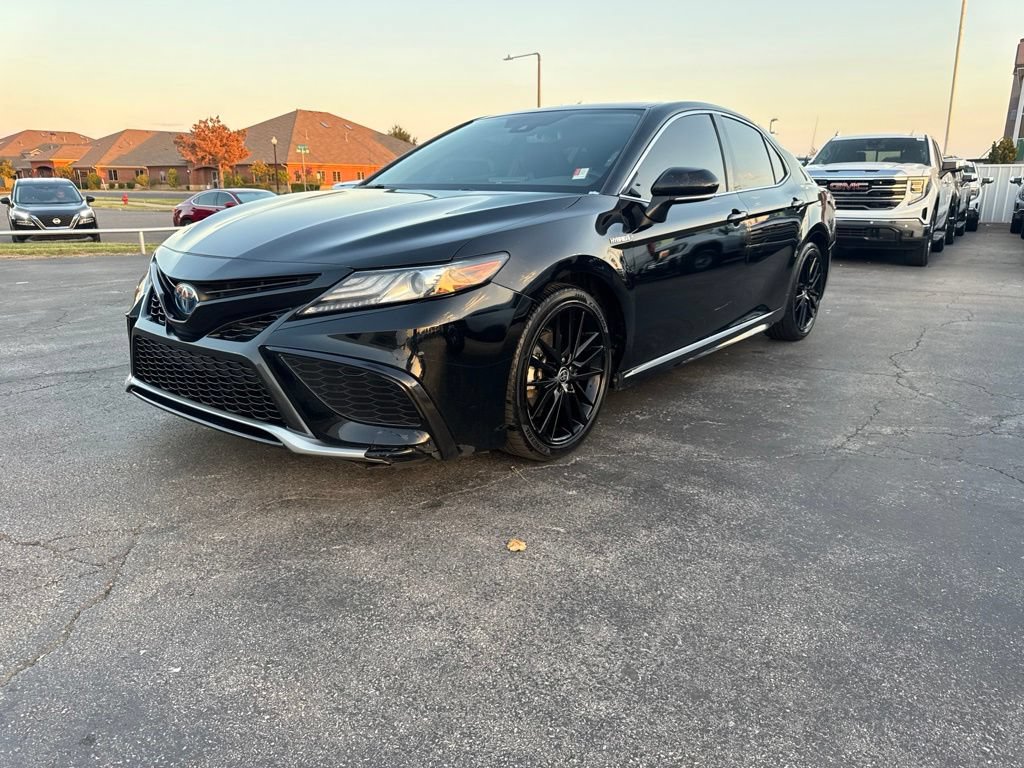 Used 2021 Toyota Camry XSE FWD image 8