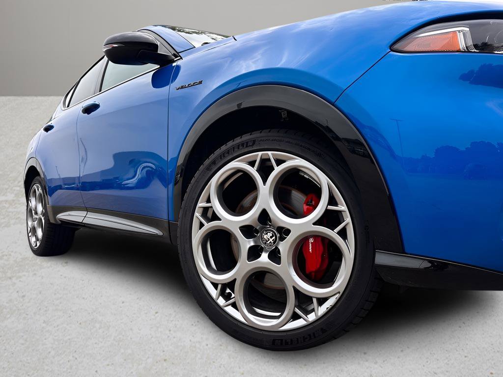 Used 2025 Alfa Romeo Tonale w/ Premium Package AWD/4WD image 25