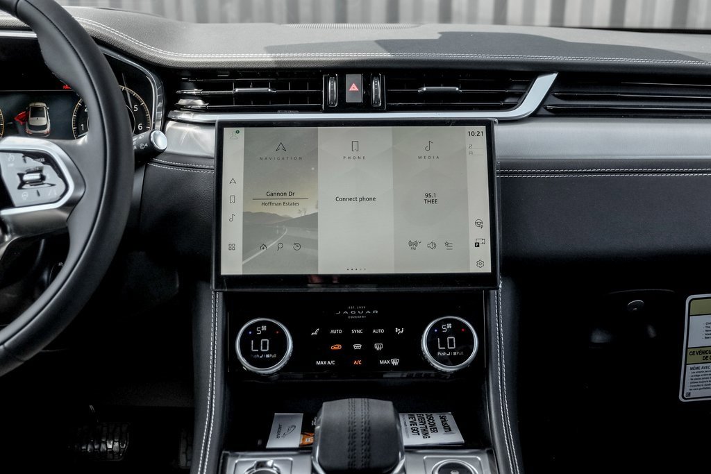 Used 2025 Jaguar F-PACE R-Dynamic S image 18