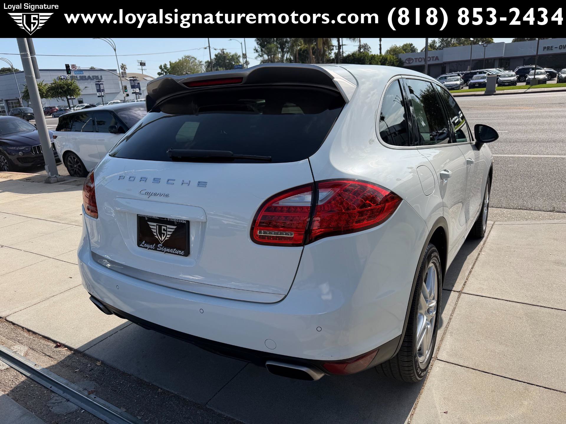 Used 2014 Porsche Cayenne Platinum Edition AWD/4WD image 7