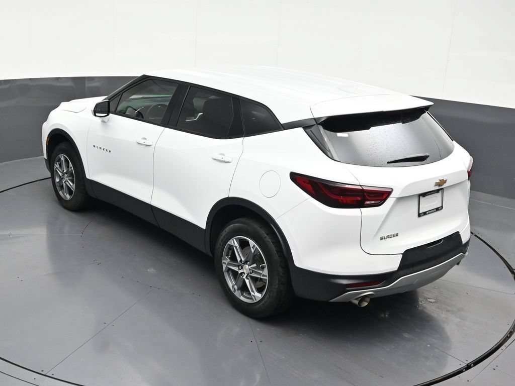 Used 2024 Chevrolet Blazer LT FWD image 18