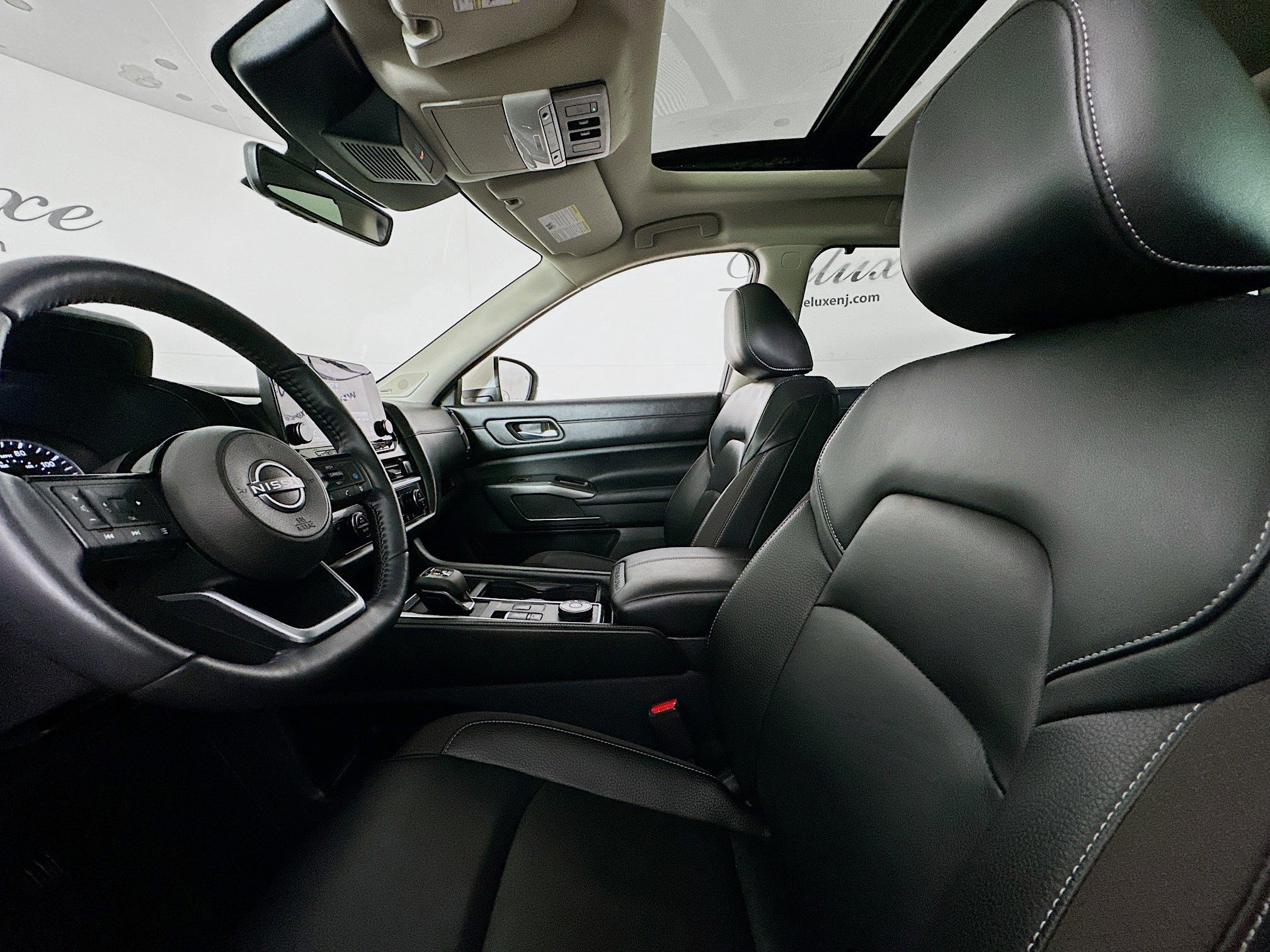 Used 2024 Nissan Pathfinder SL w/ SL Premium Package image 20