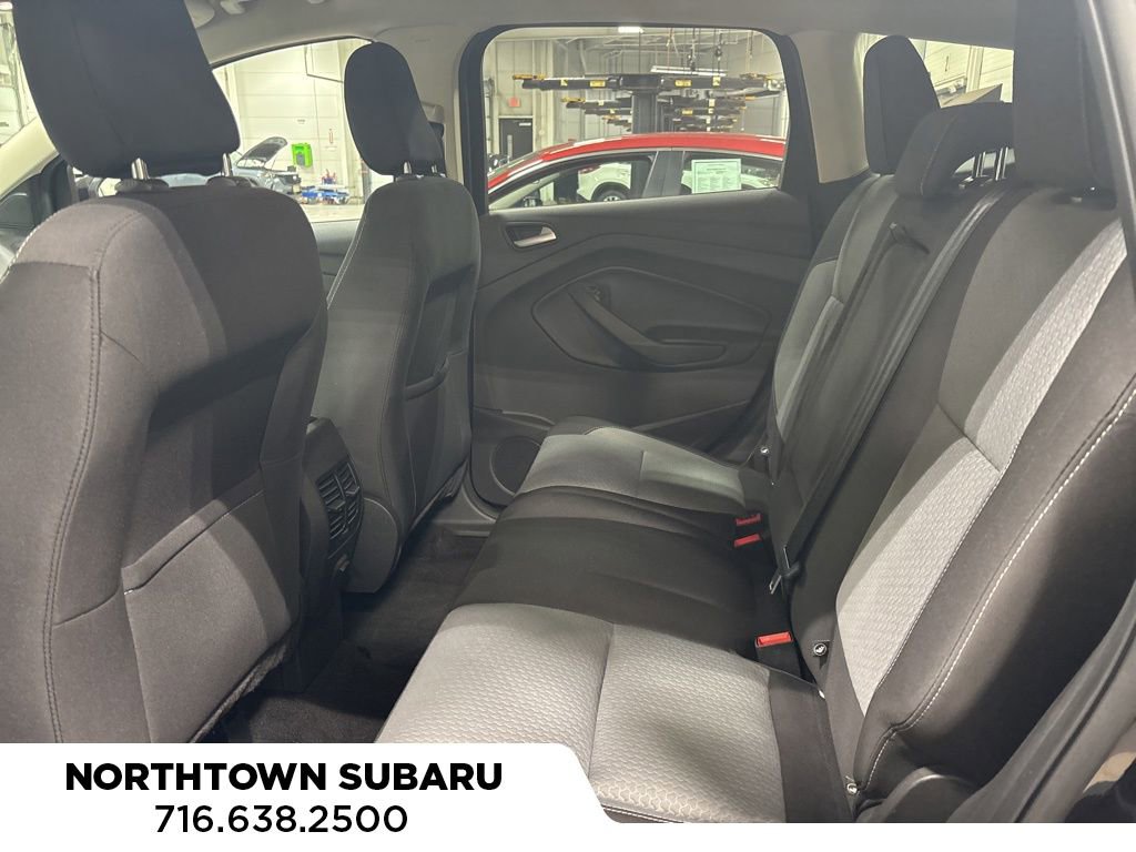 Used 2019 Ford Escape SE image 3