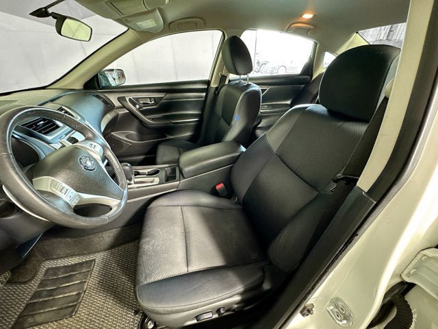 Used 2016 Nissan Altima 2.5 SR w/ LED Appearance Package FWD image 15