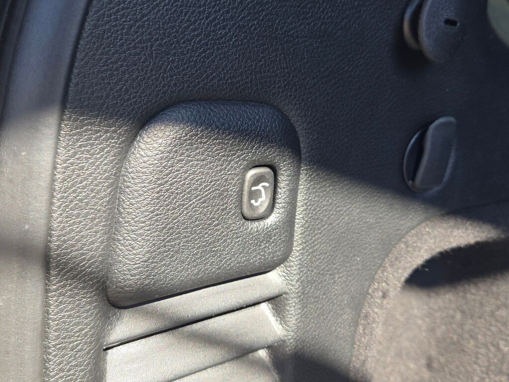 Used 2021 Jeep Grand Cherokee Laredo X image 17