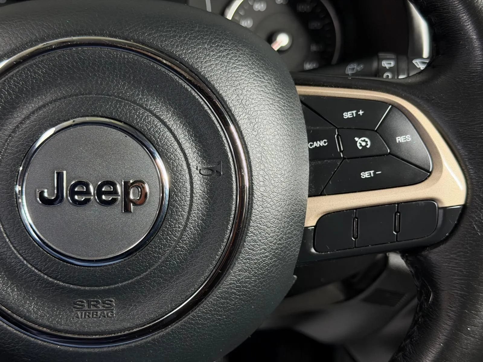 Used 2016 Jeep Renegade 75th Anniversary FWD image 33