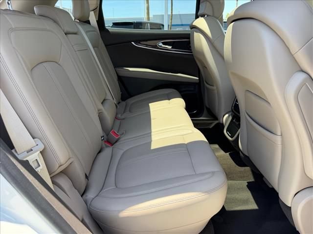 Used 2022 Lincoln Nautilus Reserve w/ Equipment Group 201A AWD/4WD image 11