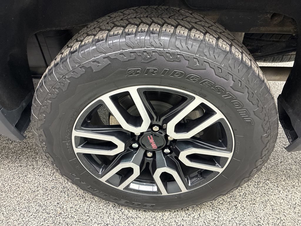 Used 2024 GMC Sierra 1500 AT4 w/ Technology Package AWD/4WD image 13