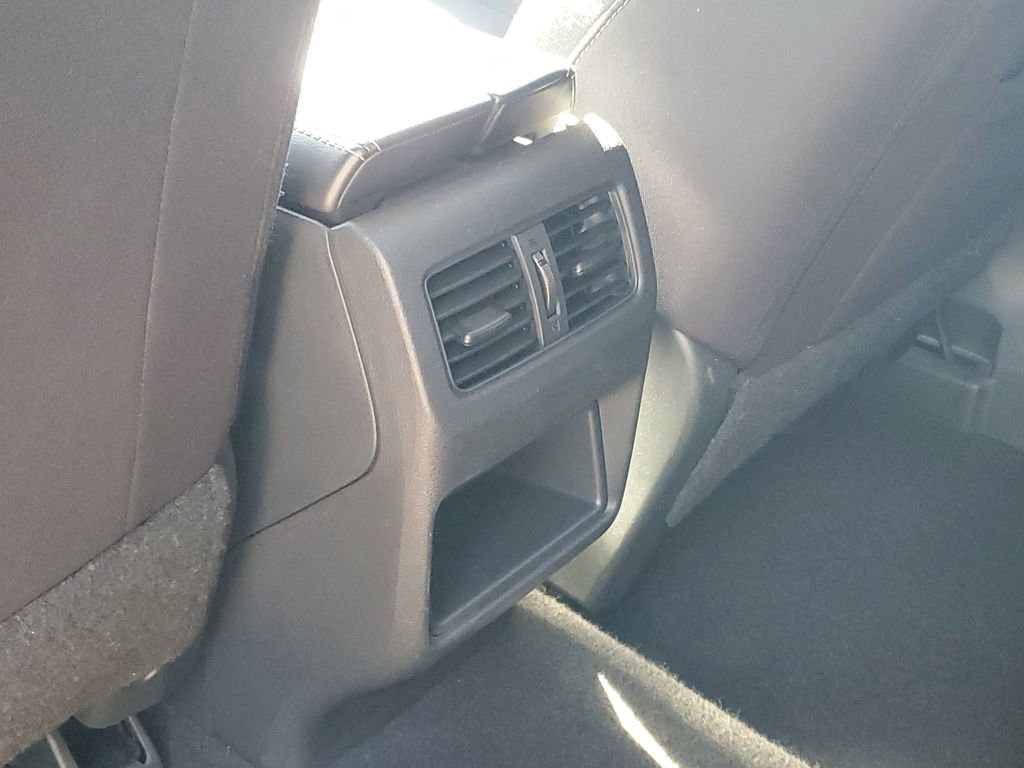 Used 2024 Nissan Rogue S image 26