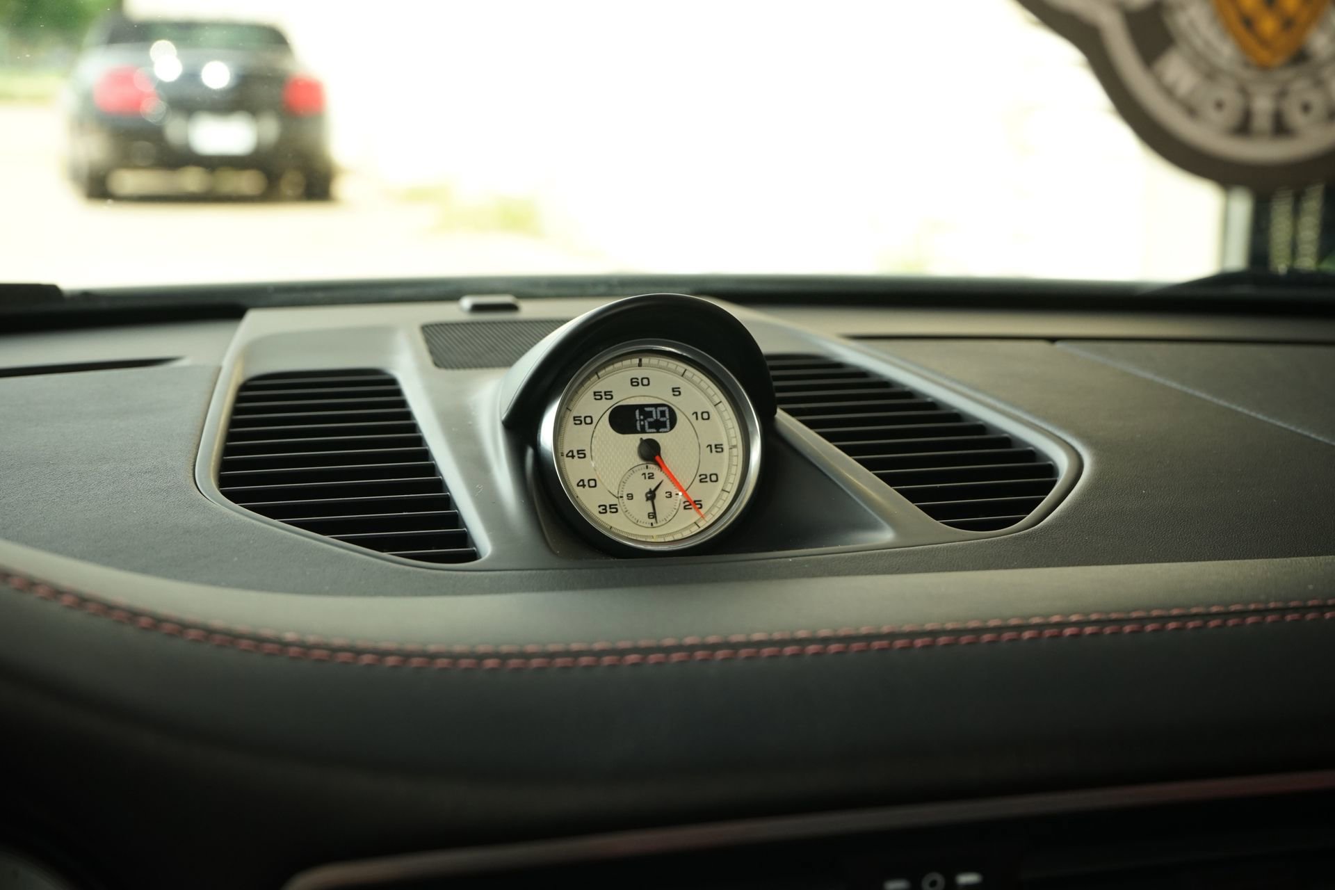 Used 2018 Porsche 911 Turbo S image 21