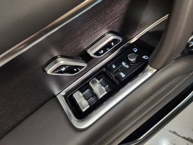 New 2026 Land Rover Range Rover Long Wheelbase SE image 21