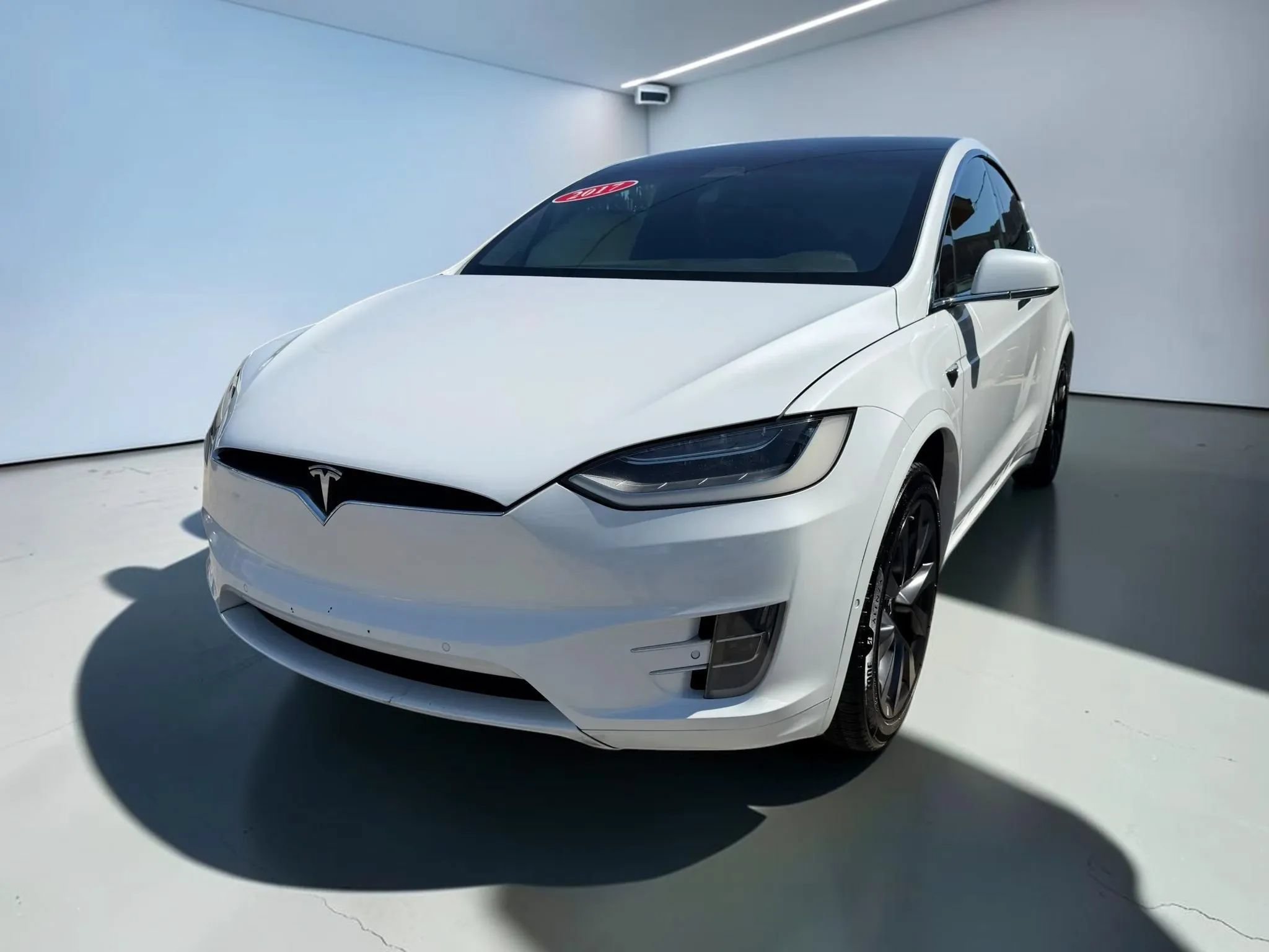 Used 2017 Tesla Model X 75D AWD/4WD image 7