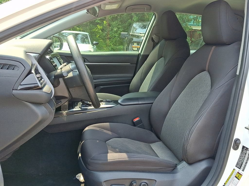 Used 2019 Toyota Camry LE FWD image 15