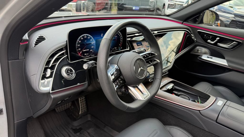 Used 2026 Mercedes-Benz E 53 AMG e 4MATIC Sedan image 17