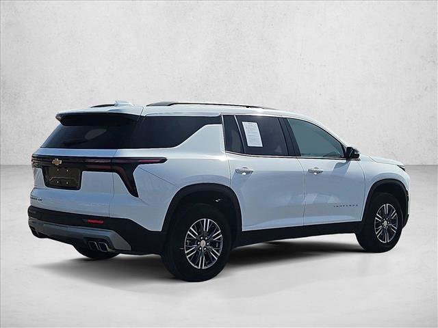 Used 2025 Chevrolet Traverse LT image 5