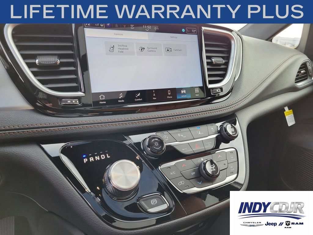 New 2026 Chrysler Pacifica Pinnacle w/ Trailer Tow Group AWD/4WD image 30