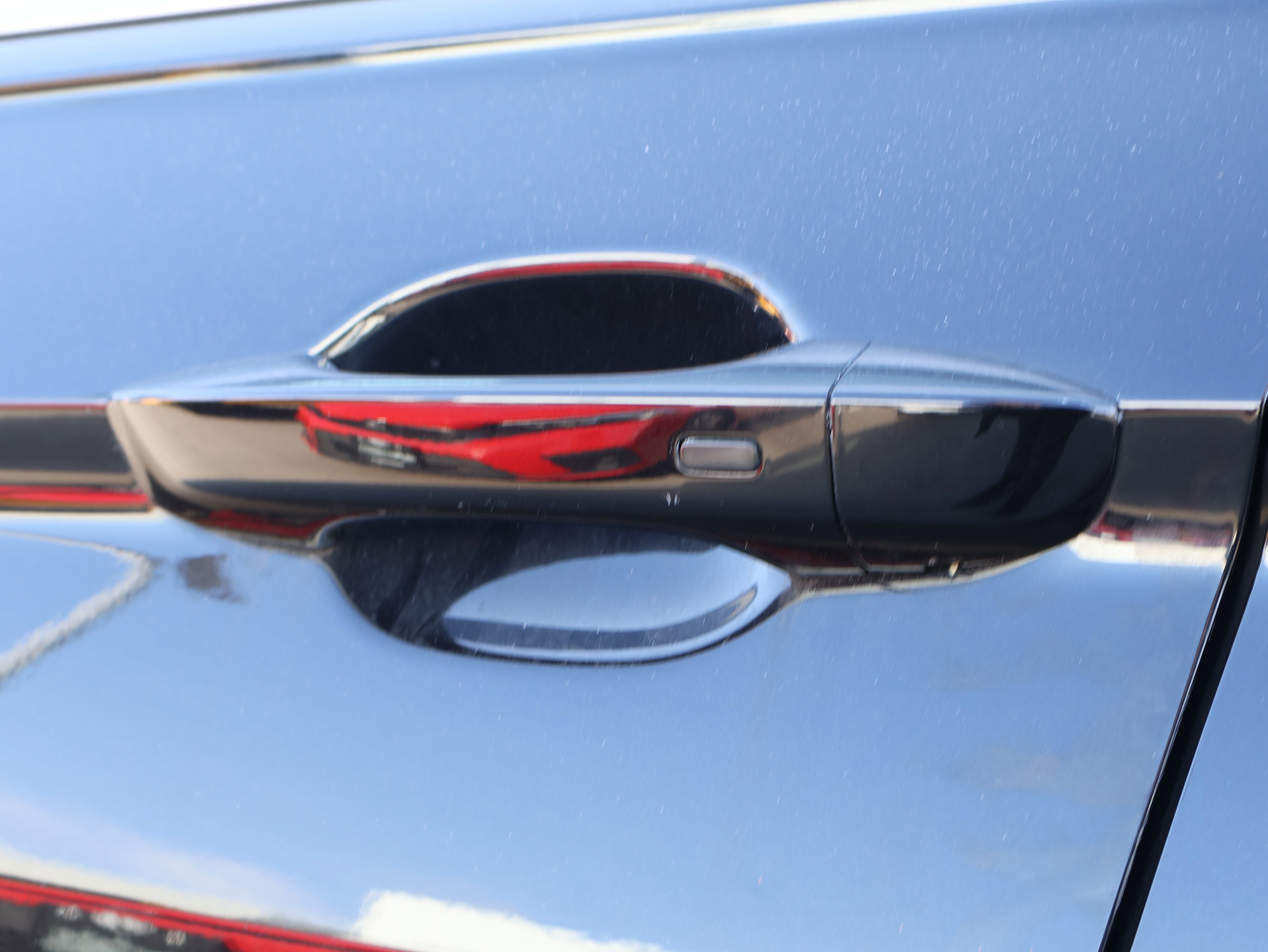 Used 2022 Volkswagen Tiguan SE w/ Panoramic Sunroof Package image 21