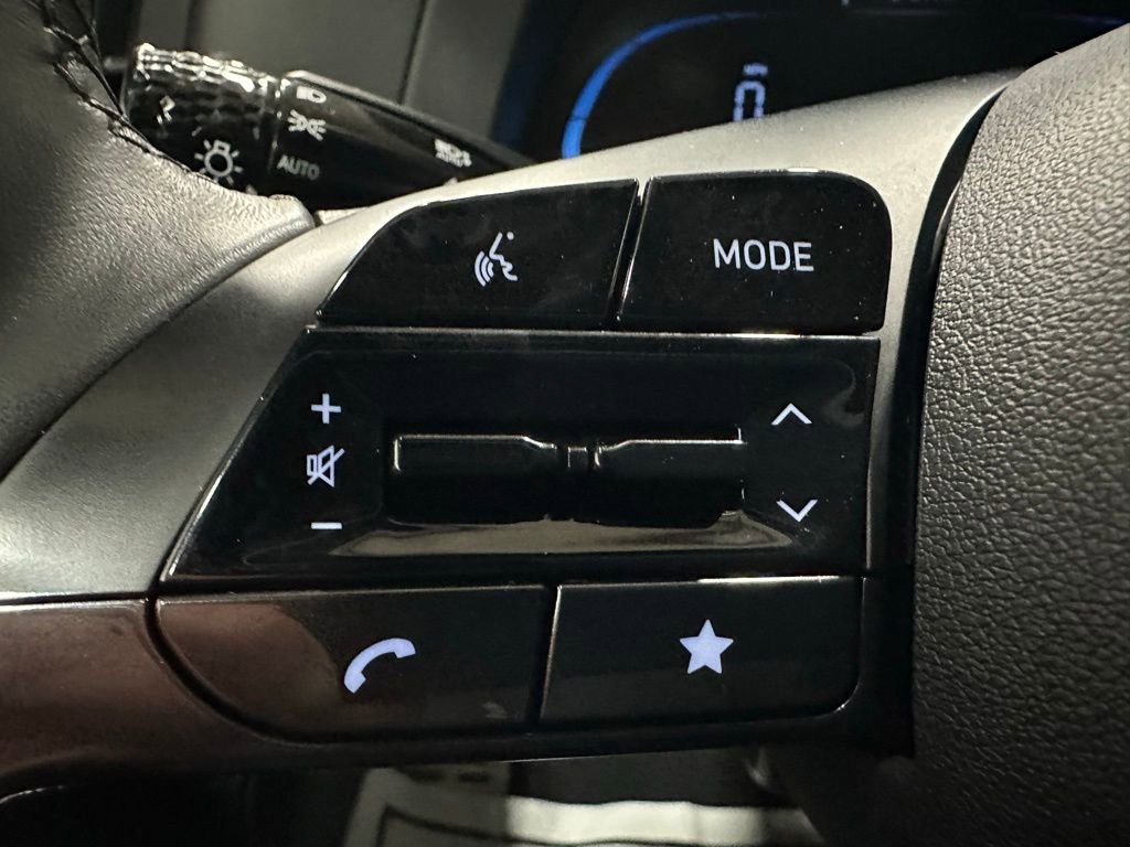 Used 2025 Hyundai Elantra Sport image 19