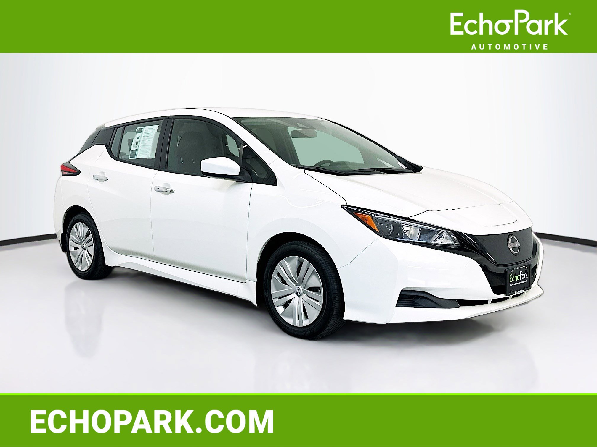 Used 2025 Nissan Leaf S image 1