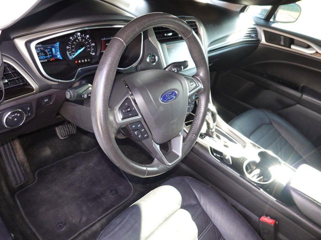 Used 2016 Ford Fusion Energi SE w/ Driver Assist Package image 17