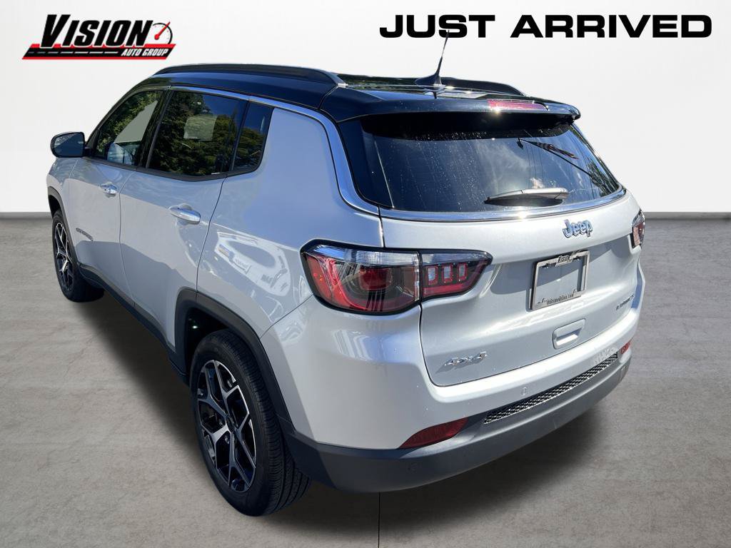 Used 2026 Jeep Compass Limited AWD/4WD image 3