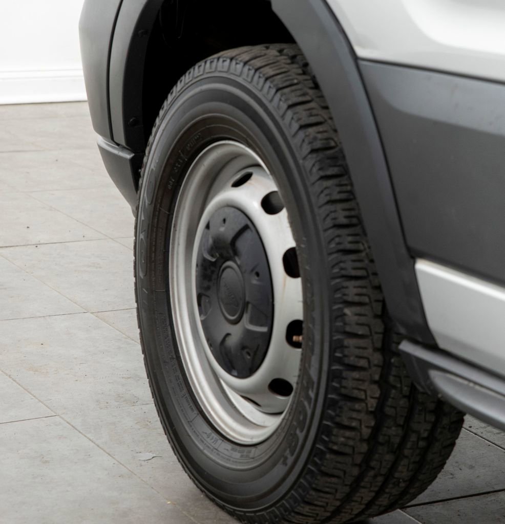 Used 2016 Ford Transit 350 XL image 5